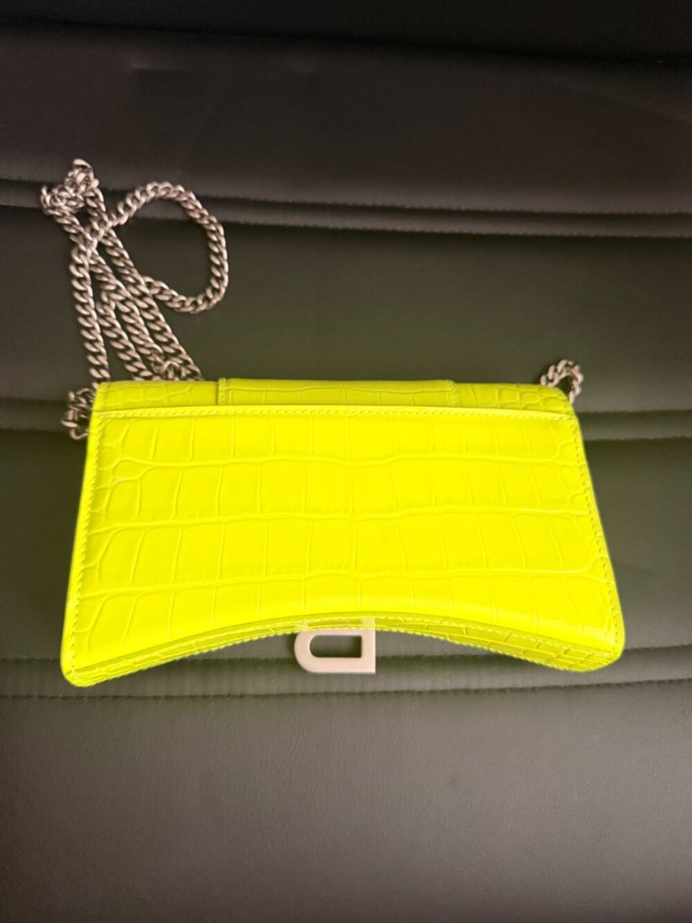 Balenciaga Hourglass Wallet On Chain - Picture 6 of 12
